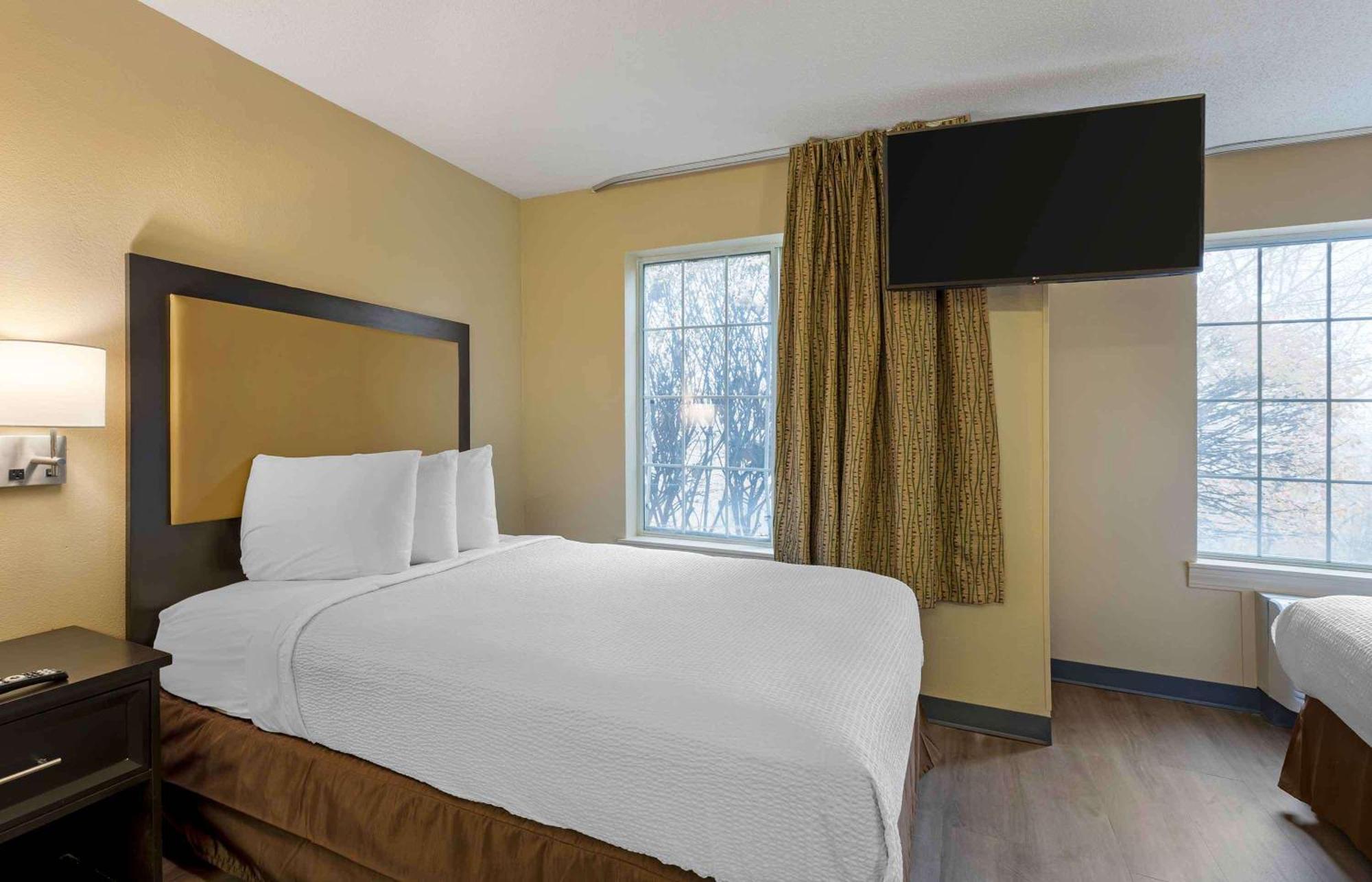 Extended Stay America Select Suites - St Louis - Airport - Central Bridgeton Exterior photo
